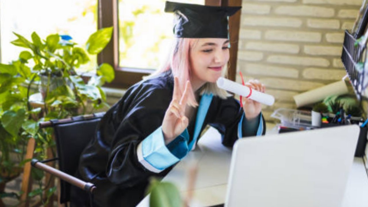 5 Essential Digital Skills to Master Before Earning Your Degree